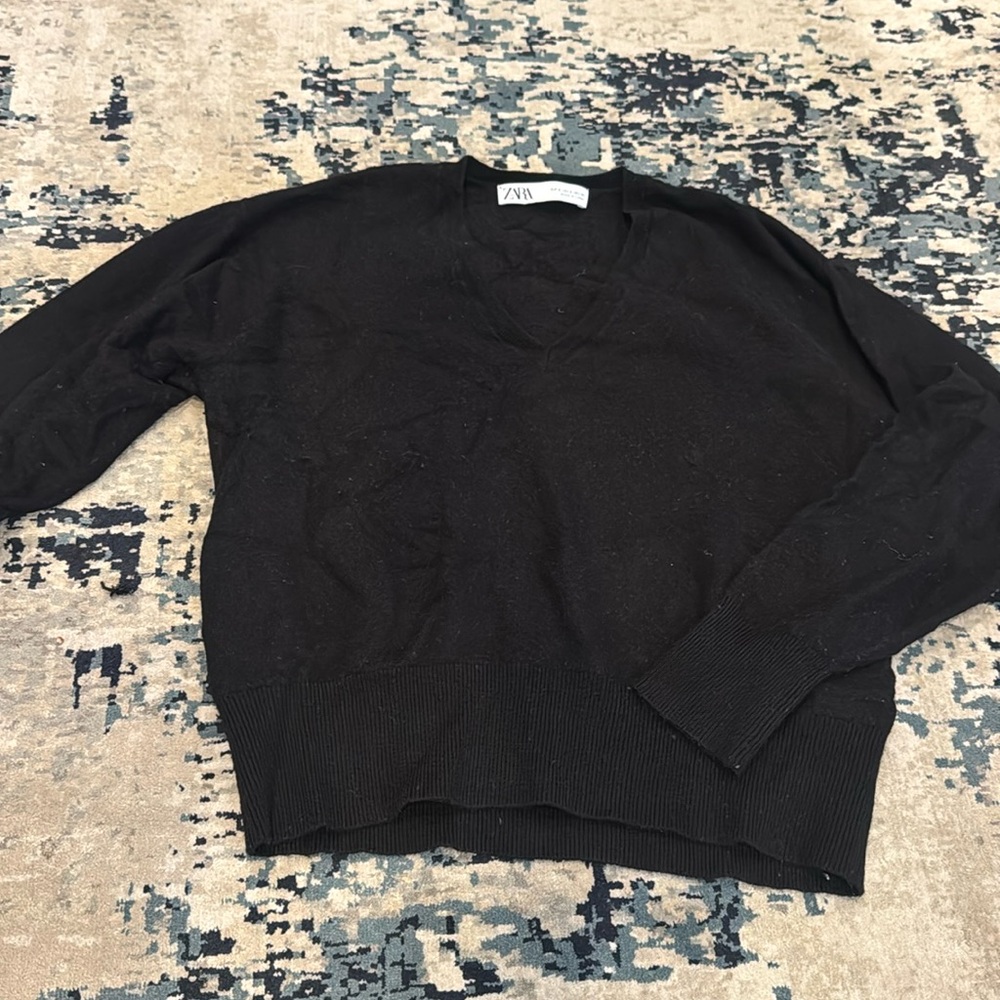 Zara light V neck sweater